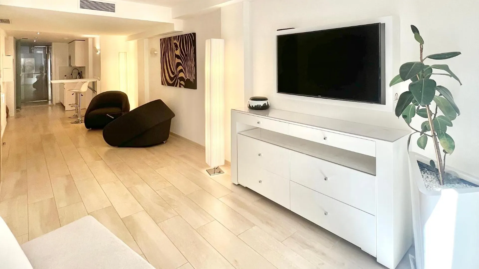 Traverse Des Artistes Cannes Hotel