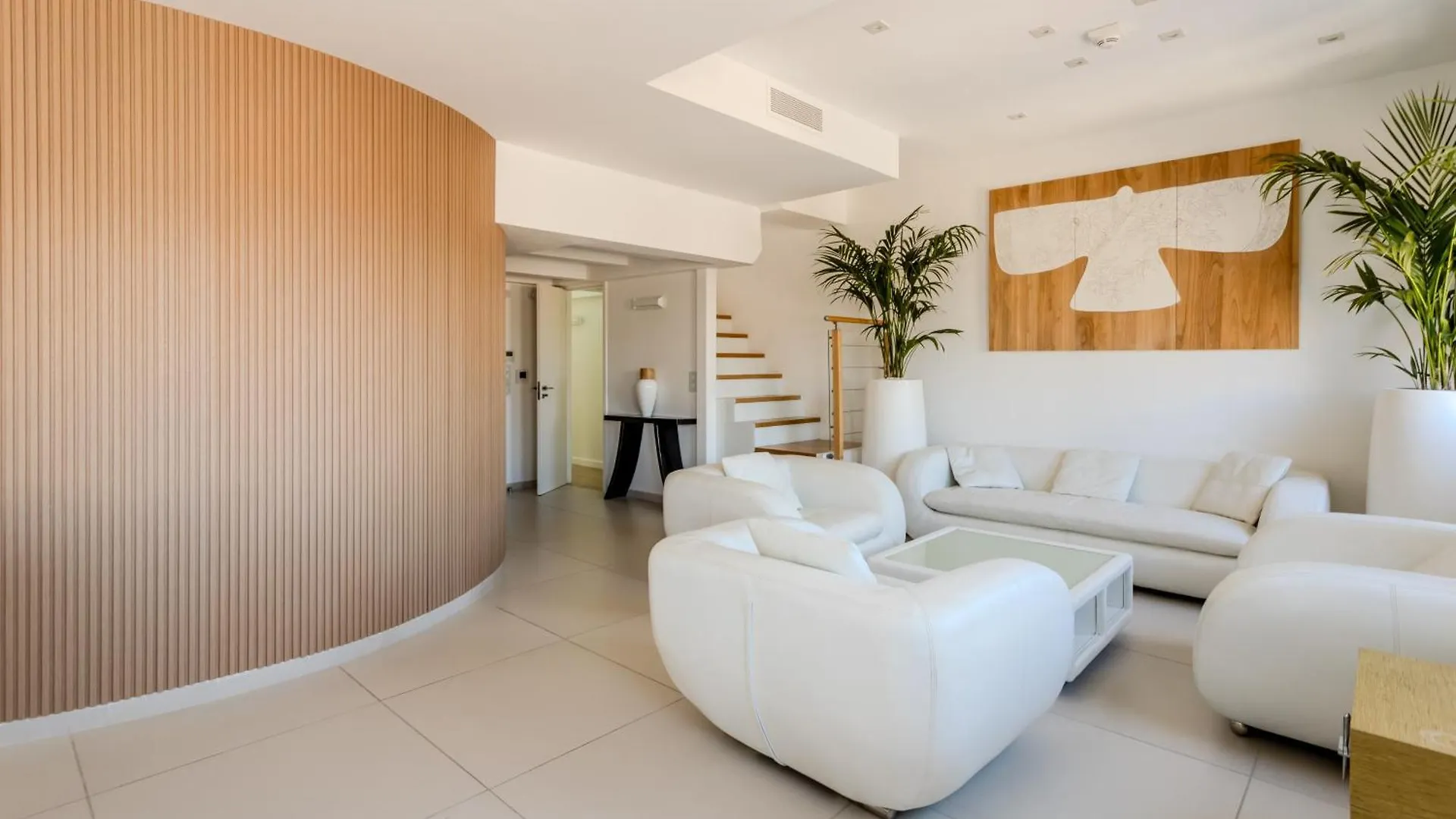 *** Hotel Traverse Des Artistes Cannes France