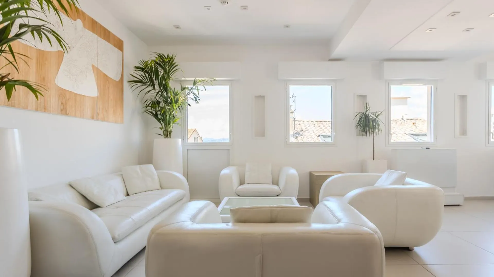*** Hotel Traverse Des Artistes Cannes France