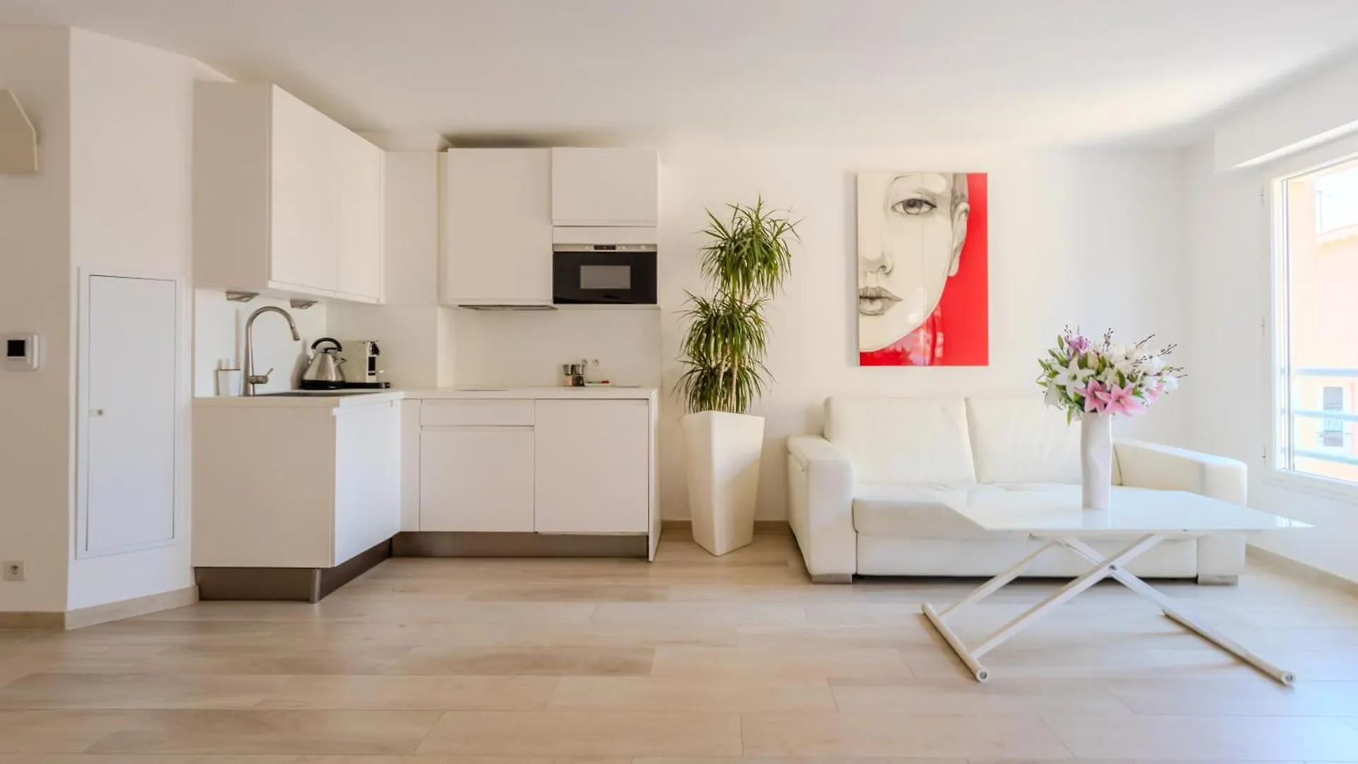 *** Hotel Traverse Des Artistes Cannes Francia