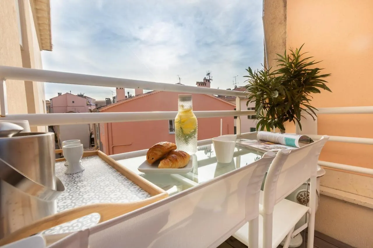 Traverse Des Artistes Cannes Hotel