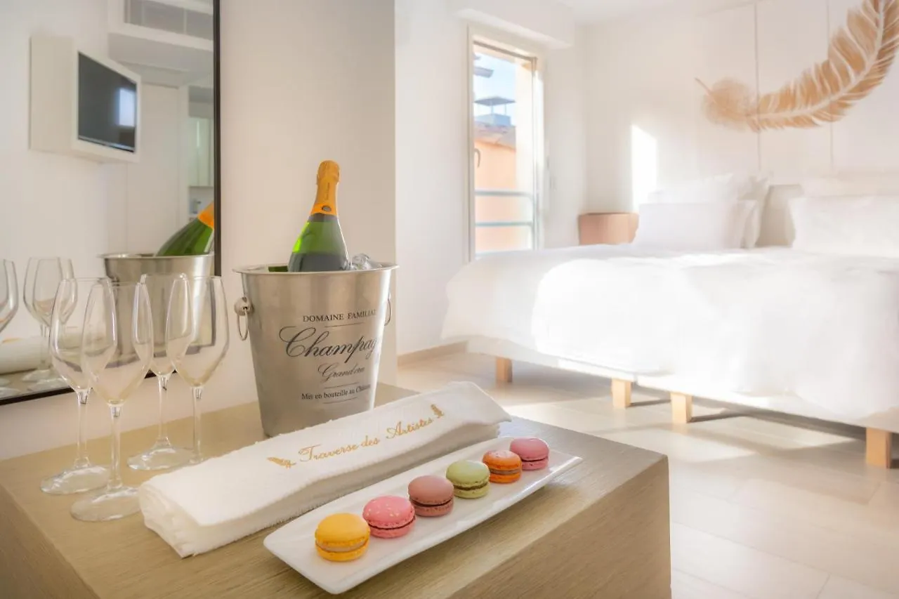 *** Hotel Traverse Des Artistes Cannes Frankreich